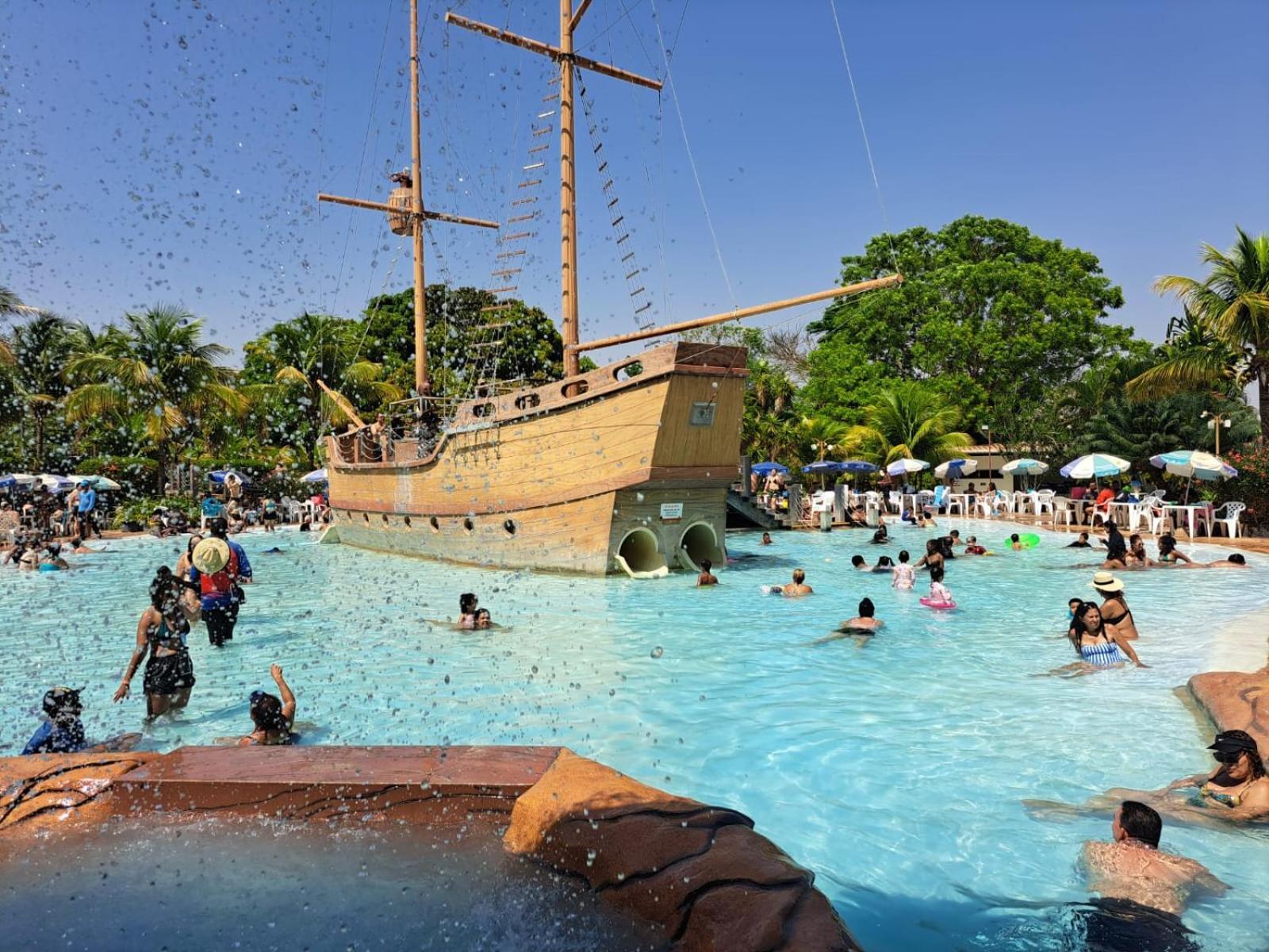 Piazza Diroma Hotel - Acqua Park E Splash Caldas Novas Bagian luar foto